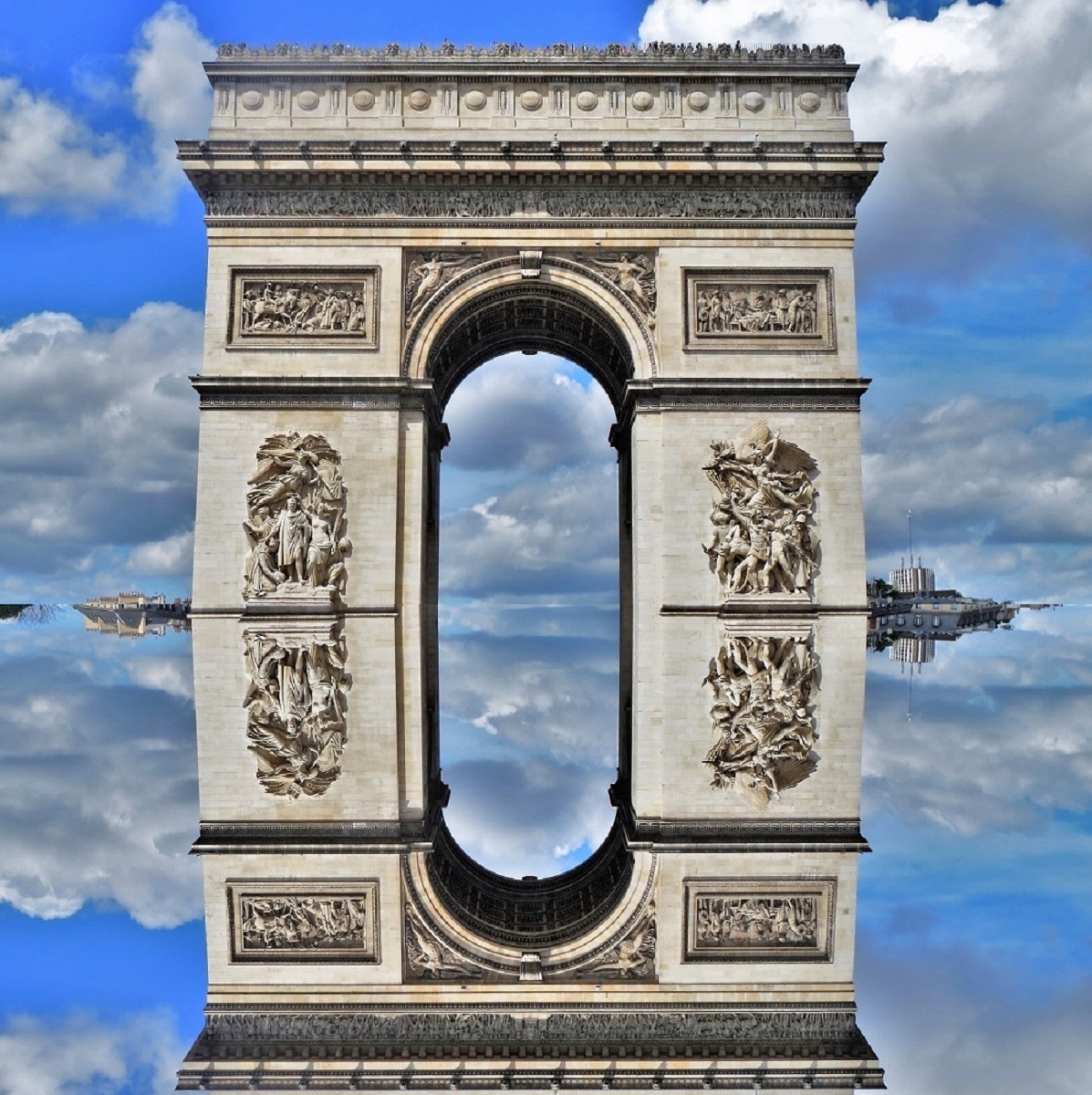 Arc de Triomphe - PARIS BY WEB